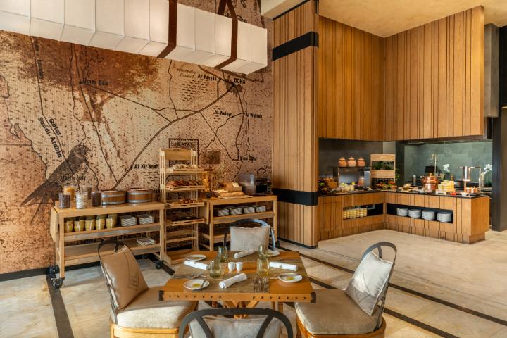 Le Colonial Restaurant