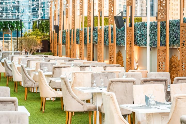 Aqua Lounge