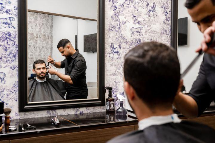 The Diplomatic Club Men's Salon