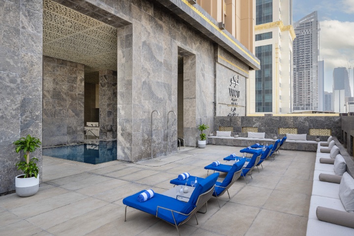 voco Doha West Bay Suites Pool photo 4