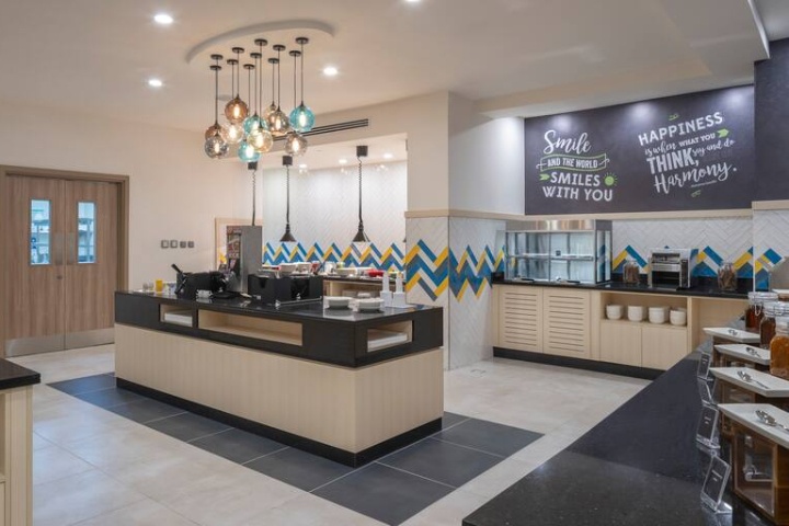 Hampton by Hilton Doha Old Town Restaurant photo 3