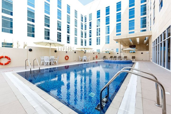 Premier Inn Doha Education City Hotel Pool photo 2