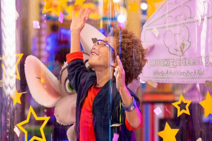 Chuck E Cheese photo 1