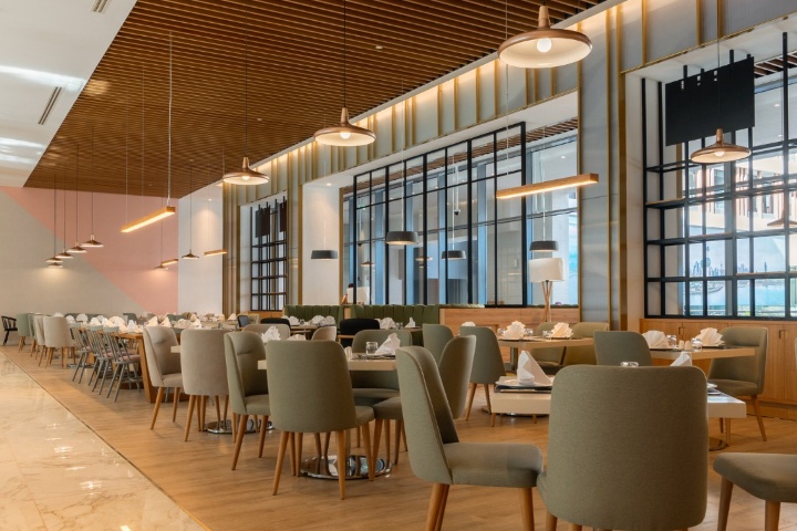 Sahab Restaurant at West Walk Retaj Hotel photo 1
