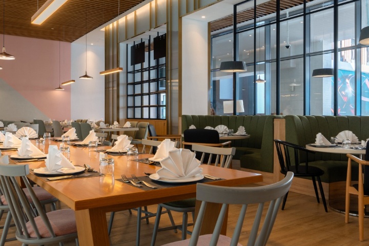 Sahab Restaurant at West Walk Retaj Hotel photo 3