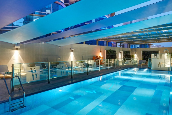 Holiday Inn Pool photo 3