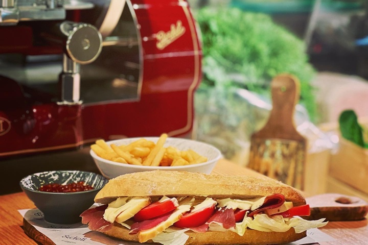 &deli photo 6