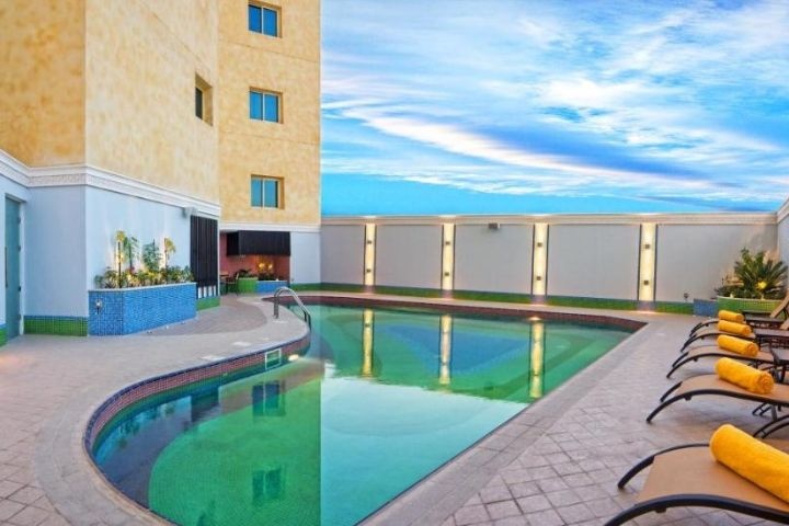 Grand Regal Hotel Pool & Gym photo 1
