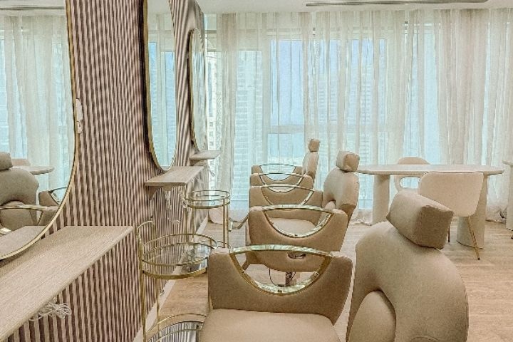 Blinq Salon photo 1
