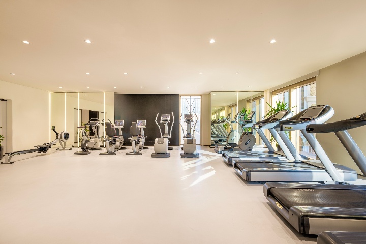 Fitness Center at voco Doha West Bay Suites photo 1