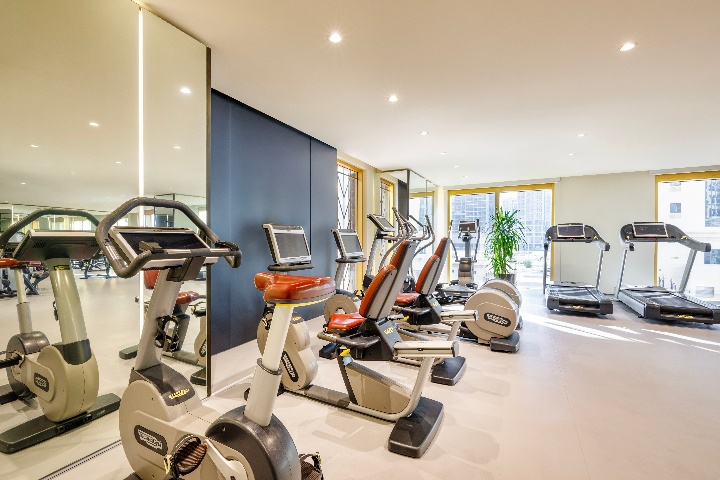 Fitness Center at voco Doha West Bay Suites photo 2