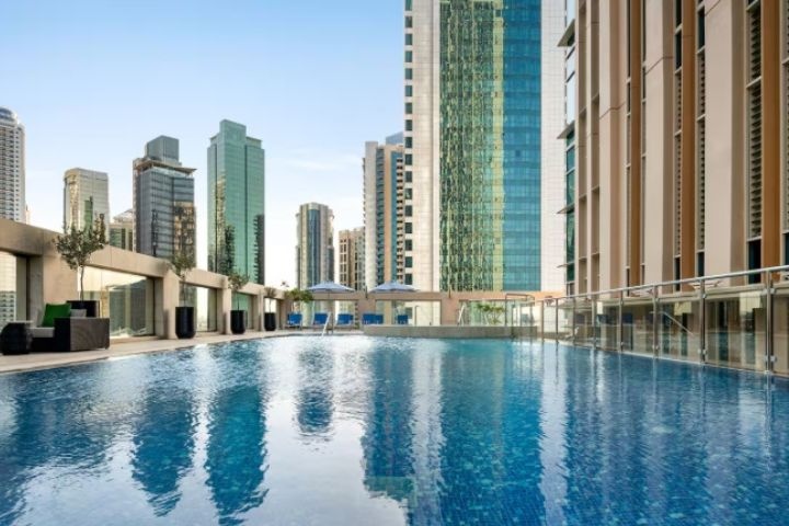 Wyndham Grand Doha West Bay Beach Pool photo 3