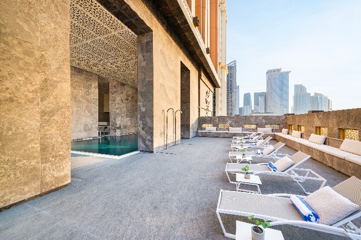 voco Doha West Bay Suites Pool photo 5