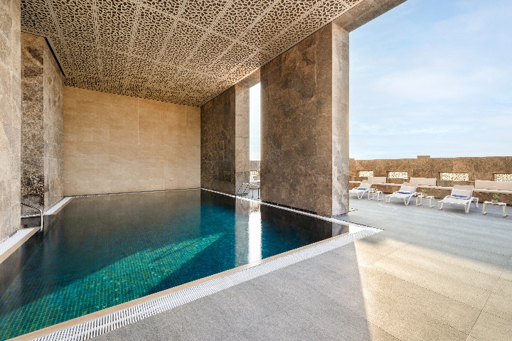 voco Doha West Bay Suites Pool photo 7