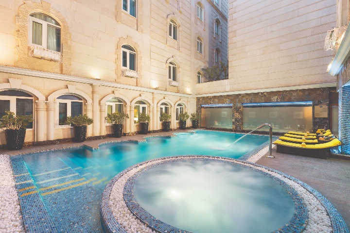 Grand Regency Hotel Doha Pool photo 2