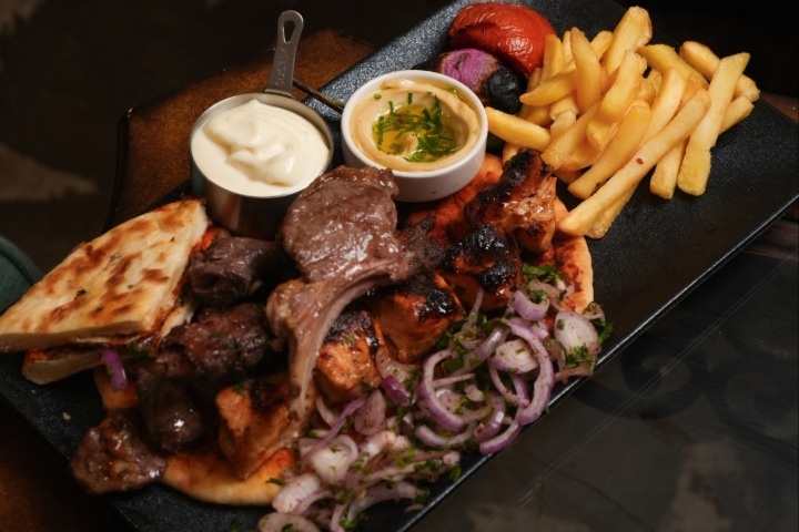 Al Mafraa Premium photo 1