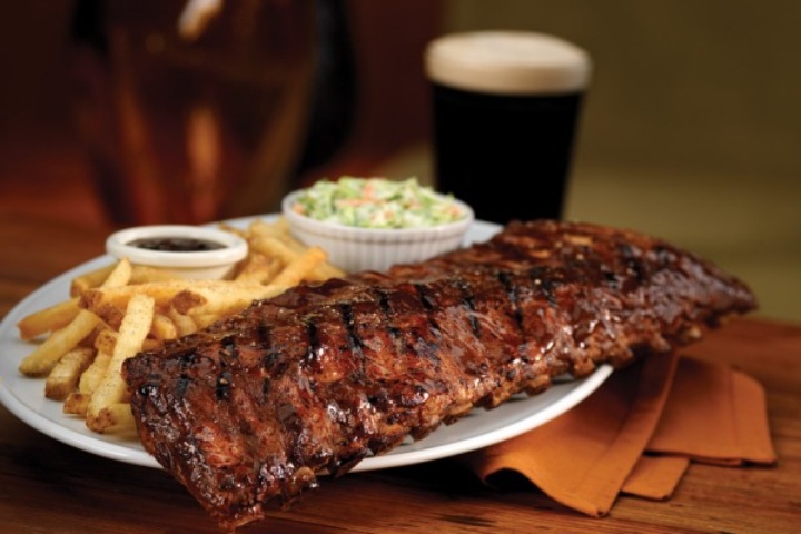 Bennigans photo 2