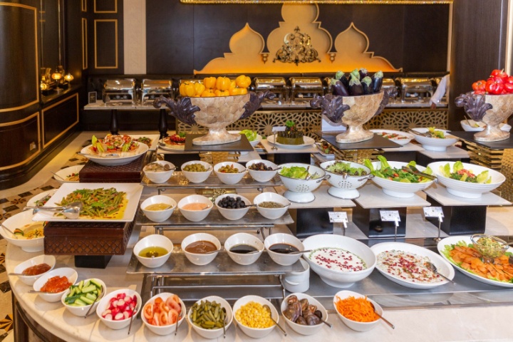 Al Thouraya Restaurant Ezdan Palace Hotel photo 2