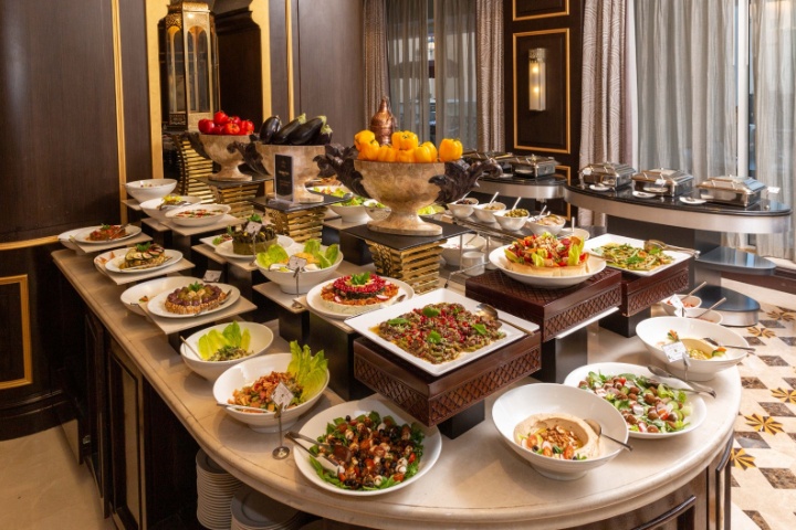 Al Thouraya Restaurant Ezdan Palace Hotel photo 5