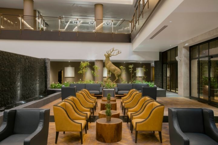 Hunters Room & Grill photo 1