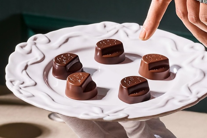 Godiva photo 3