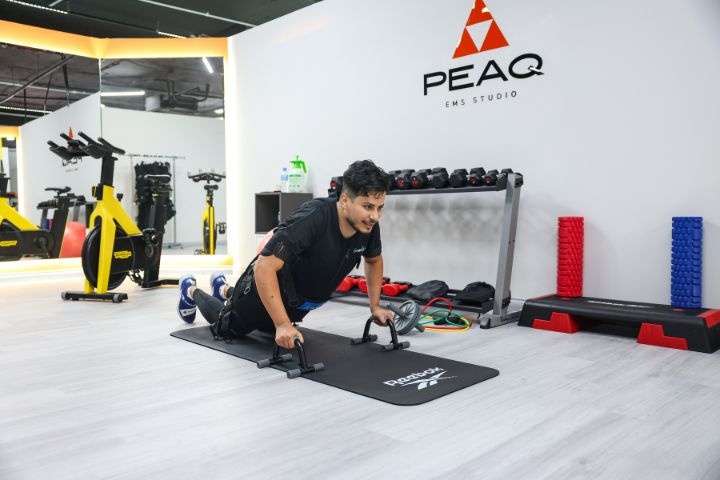 PEAQ EMS Studio photo 3