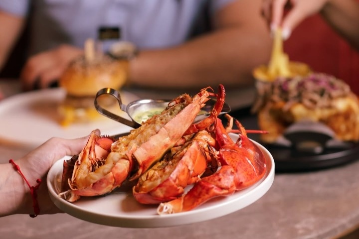 Burger & Lobster photo 4